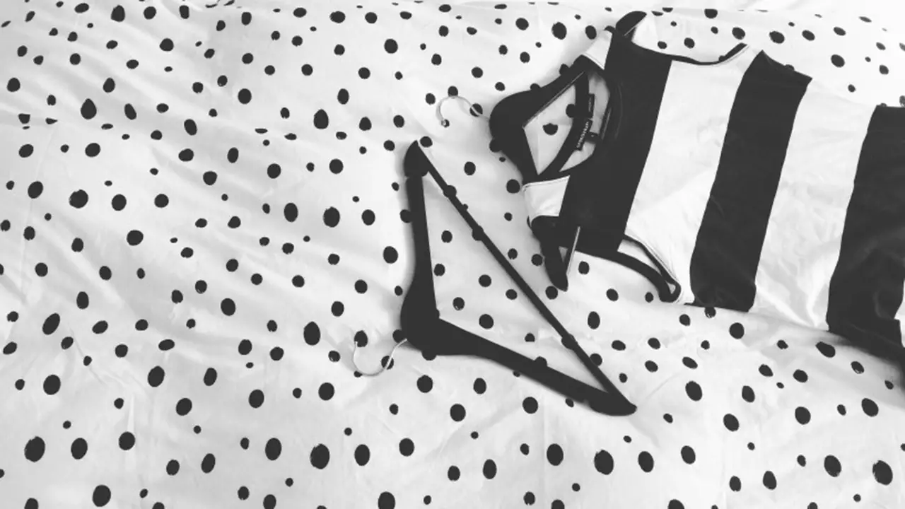 12 Ways to Make Clothes Crease Free Without an Iron Edit + Nest